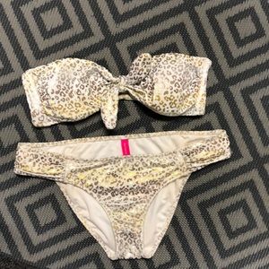 Victoria’s Secret bikini